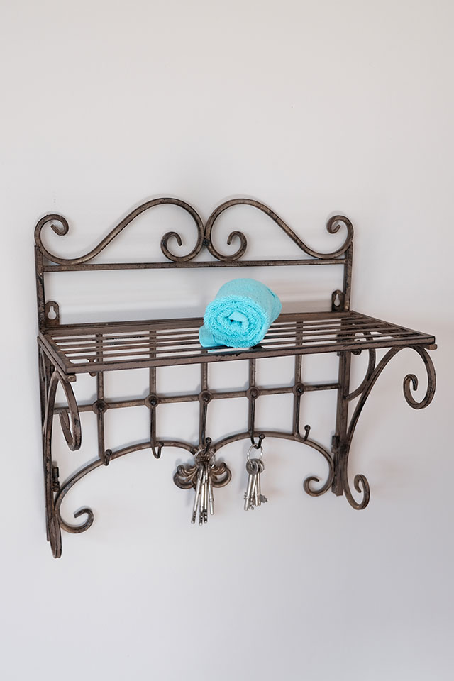 Wall Decals Wall Shelf with 5 Hooks Rust for sale in Bloemfontein (ID591711162)